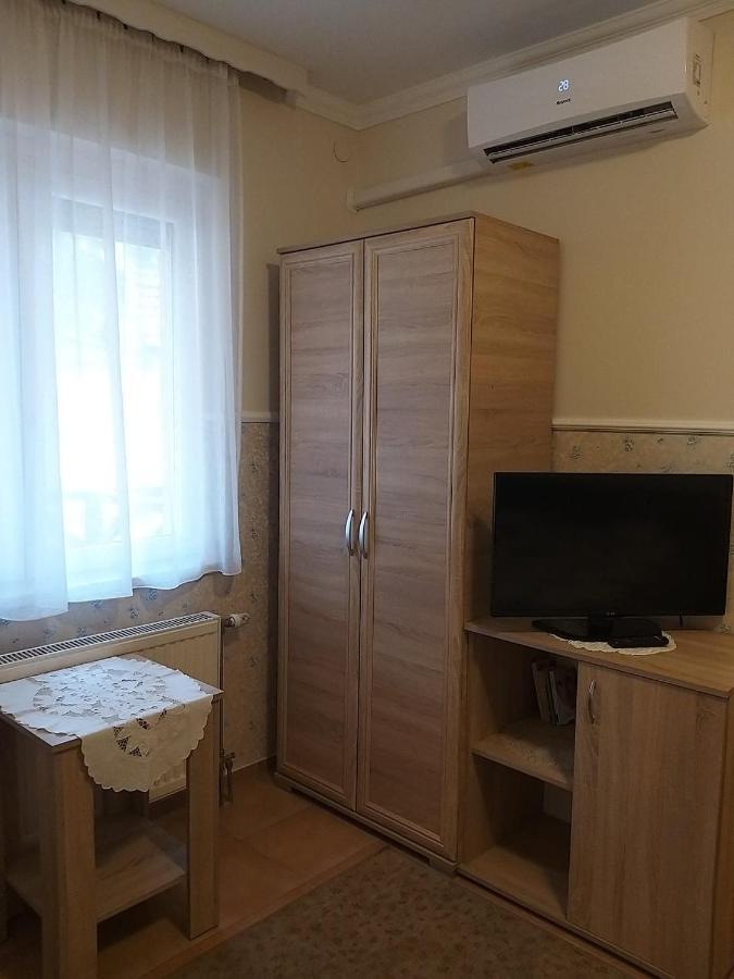 Garden Apartmanhaz 2 Хайдусобосло Экстерьер фото